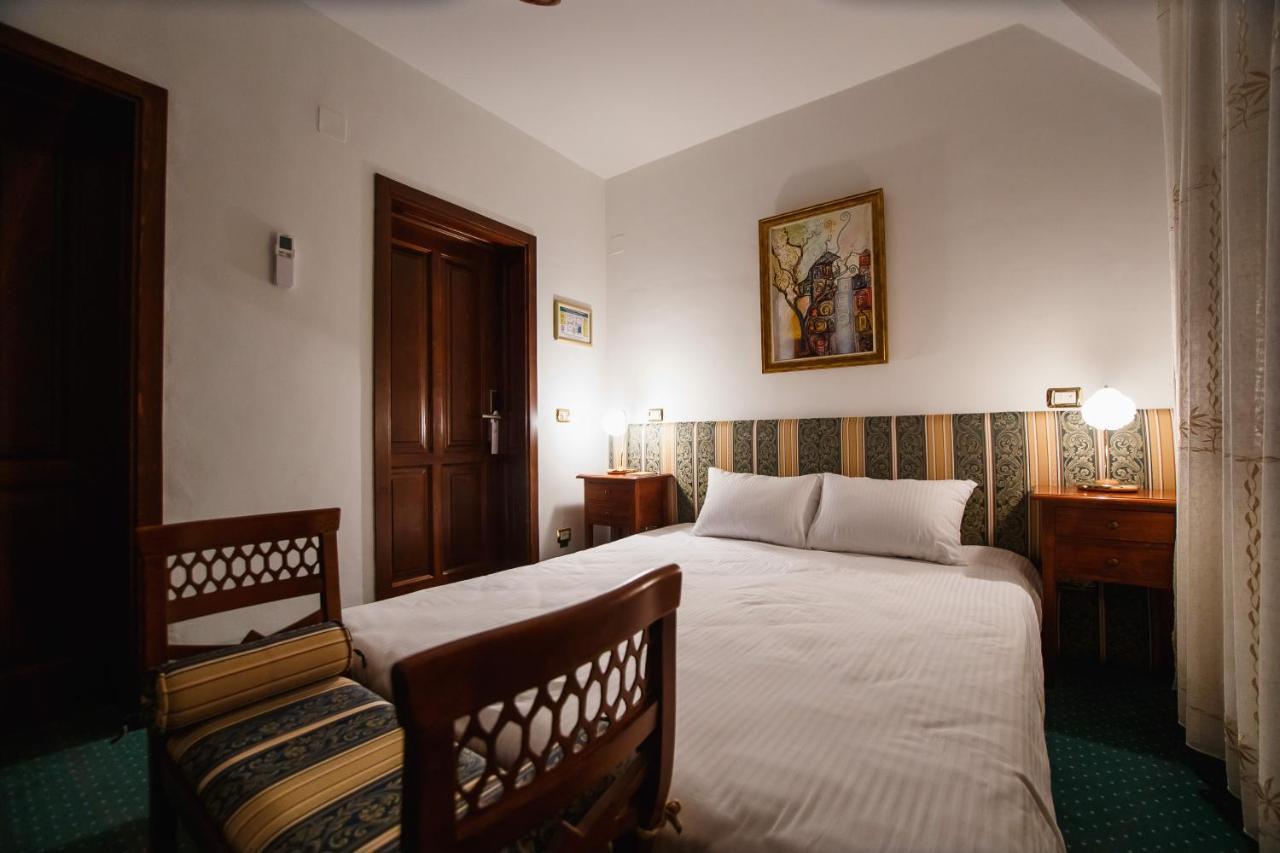 Casa 3 Guesthouse Oradea Exterior foto
