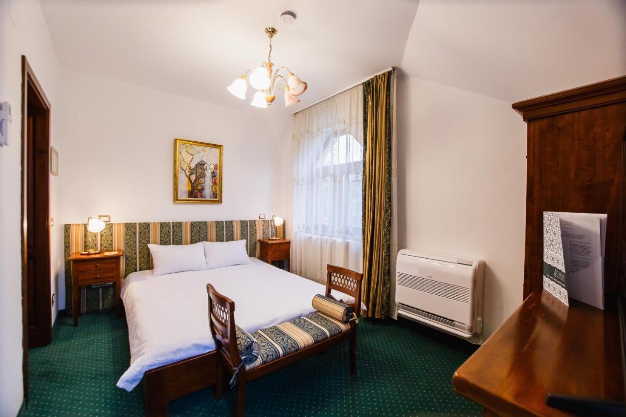 Casa 3 Guesthouse Oradea Exterior foto