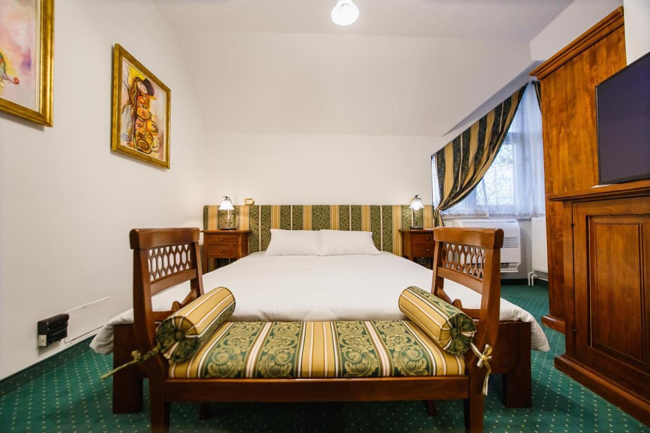 Casa 3 Guesthouse Oradea Exterior foto