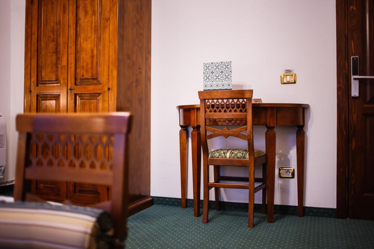Casa 3 Guesthouse Oradea Exterior foto