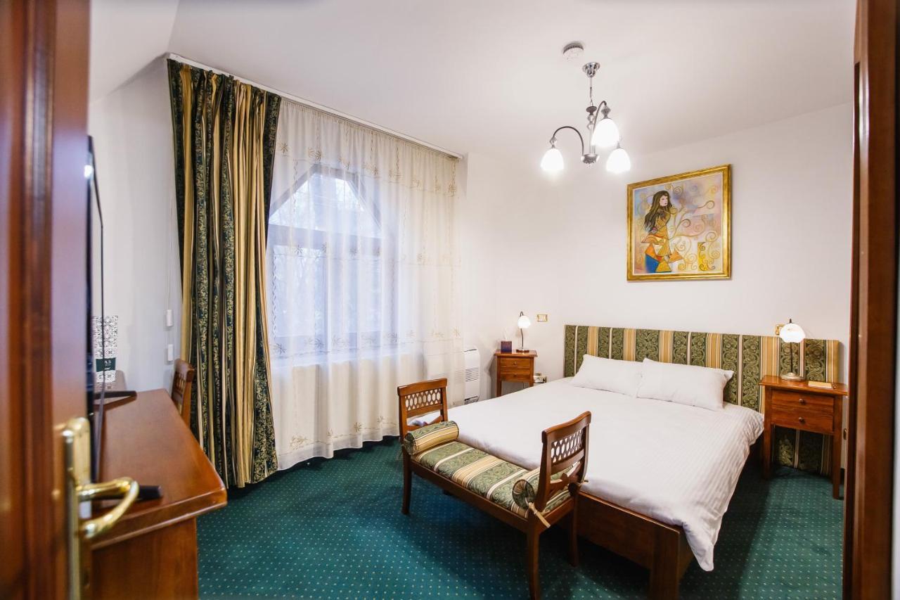 Casa 3 Guesthouse Oradea Exterior foto